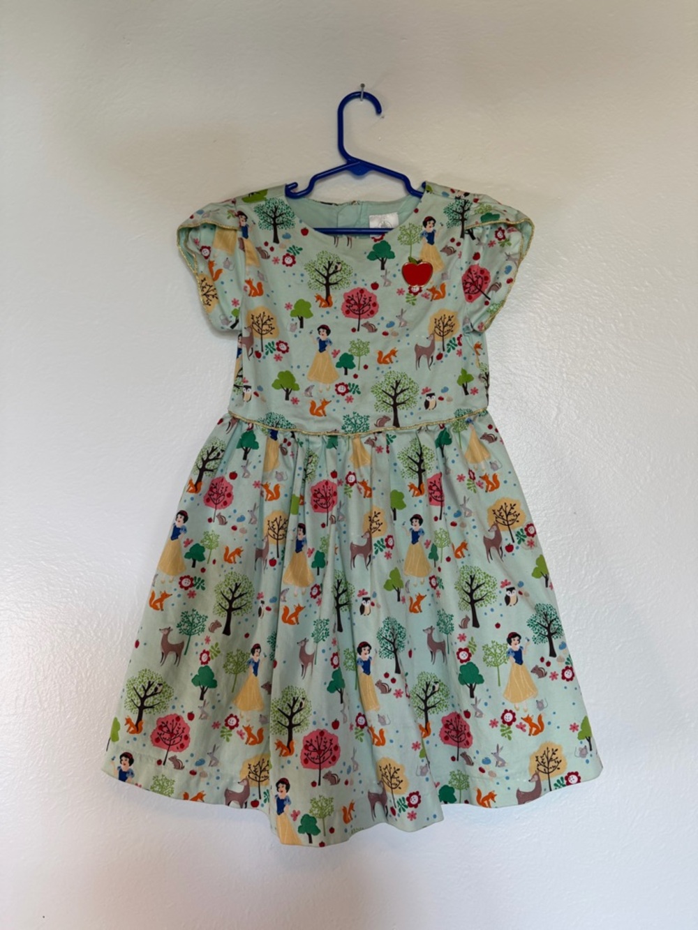 Girls' SnowWhite Dress in size 5/6
